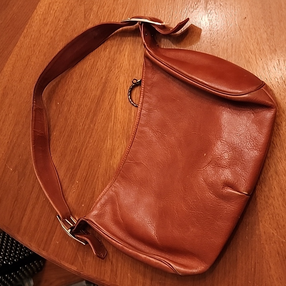 Vintage brown leather hobo style purse! Very gently used!